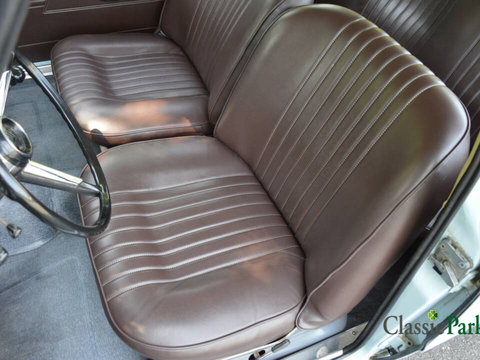 Image 21/50 de Alfa Romeo Giulia 1300 (1967)