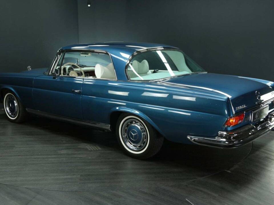 Image 5/50 of Mercedes-Benz 280 SE 3,5 (1971)
