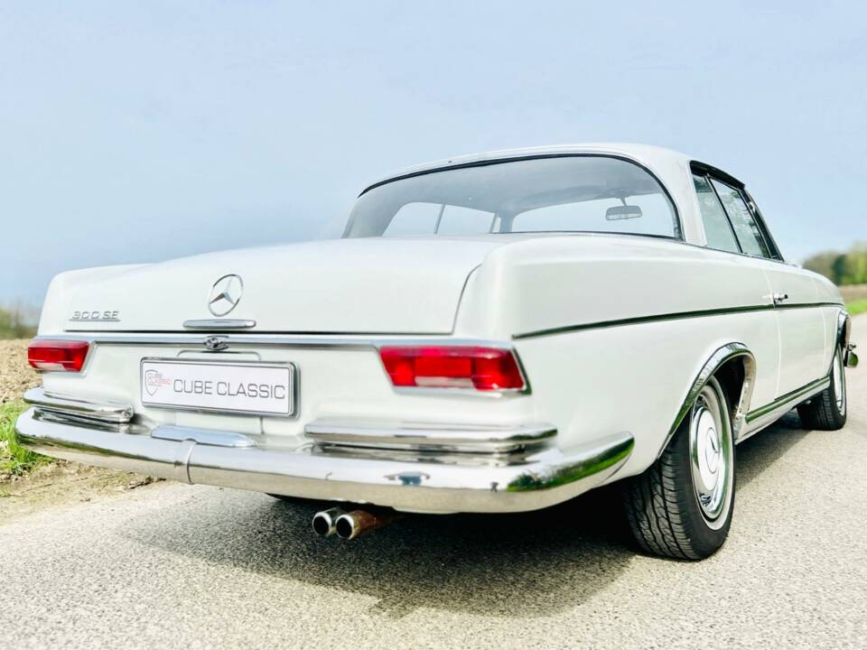 Afbeelding 3/20 van Mercedes-Benz 300 SE (1963)
