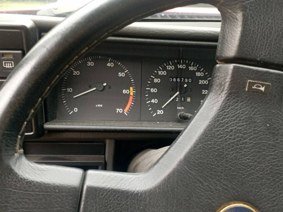 Image 28/51 of Alfa Romeo 75 1.8 Turbo (1991)