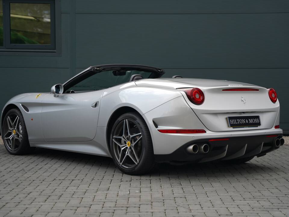 Bild 2/50 von Ferrari California T (2015)