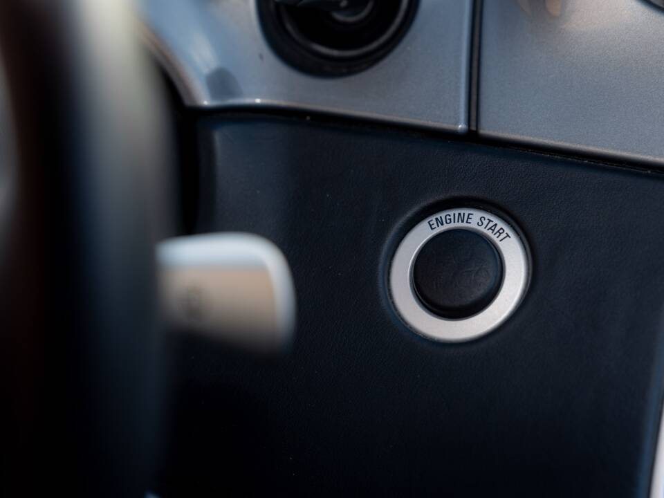 Image 64/84 of BMW Z8 (2001)