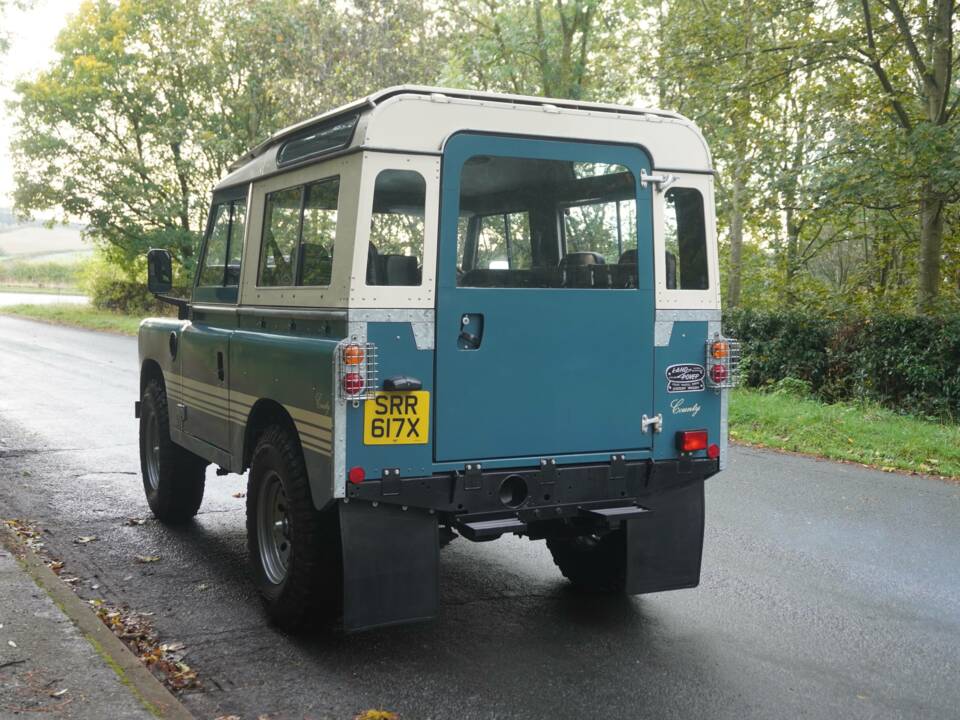 Bild 4/15 von Land Rover 88 (1982)
