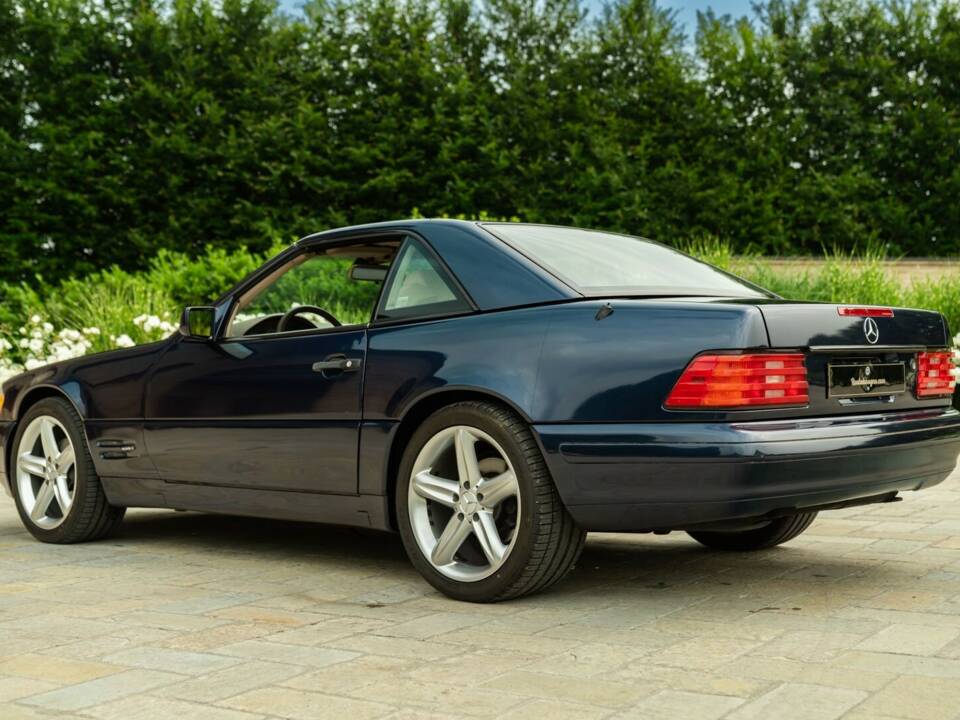Image 16/50 de Mercedes-Benz SL 500 (1998)