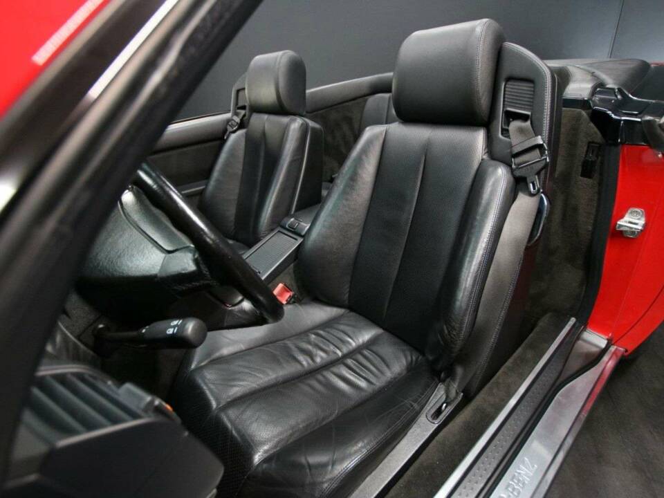 Imagen 11/30 de Mercedes-Benz 300 SL-24 (1991)