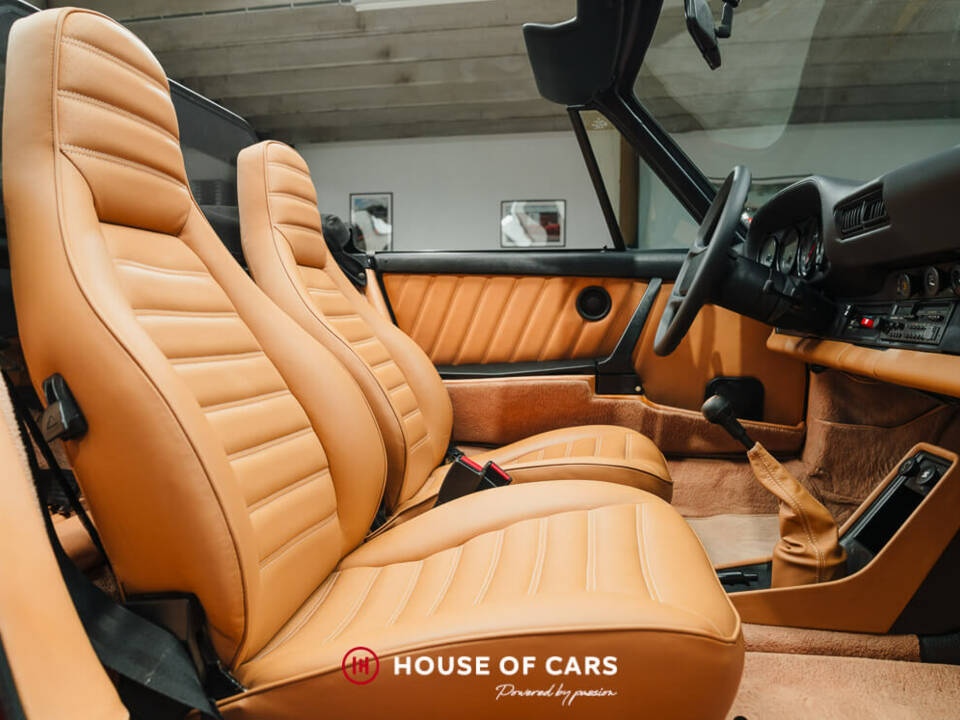 Image 19/25 of Porsche 911 SC 3.0 (1983)