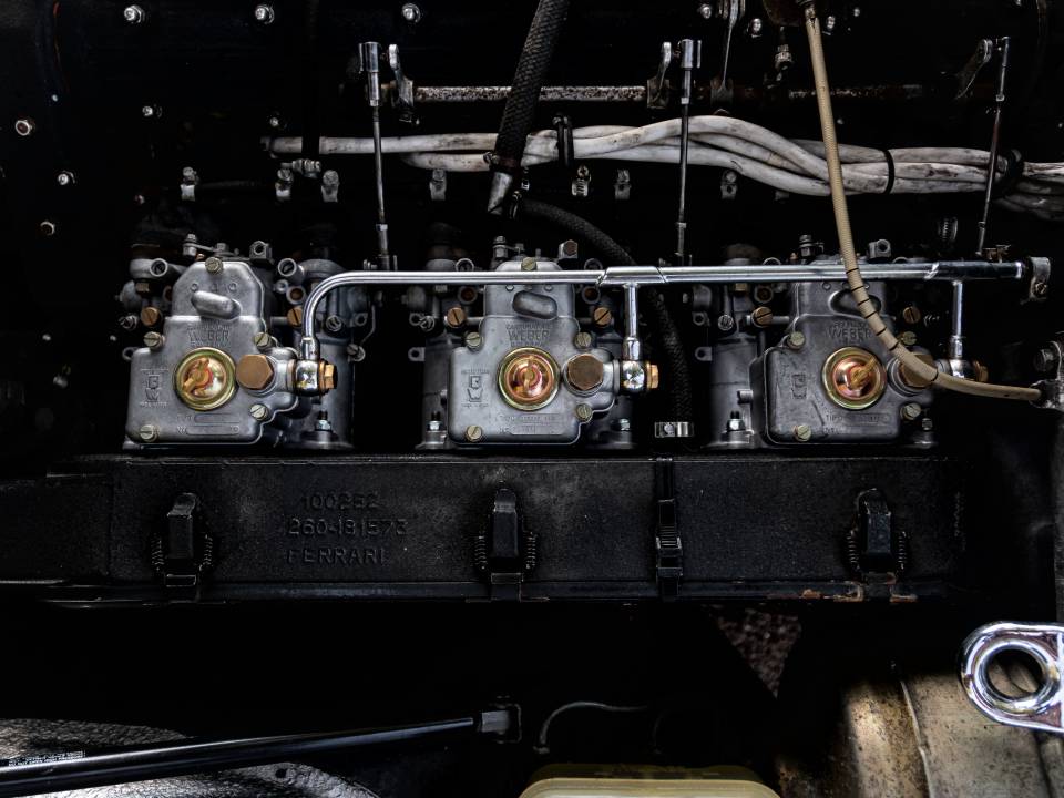 Image 11/32 of Ferrari 400 GT (1977)