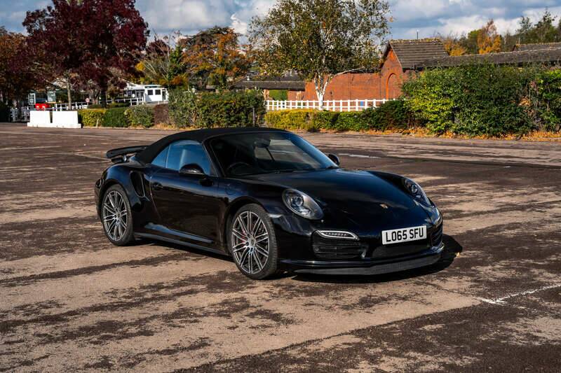 Immagine 6/50 di Porsche 911 Turbo (2015)