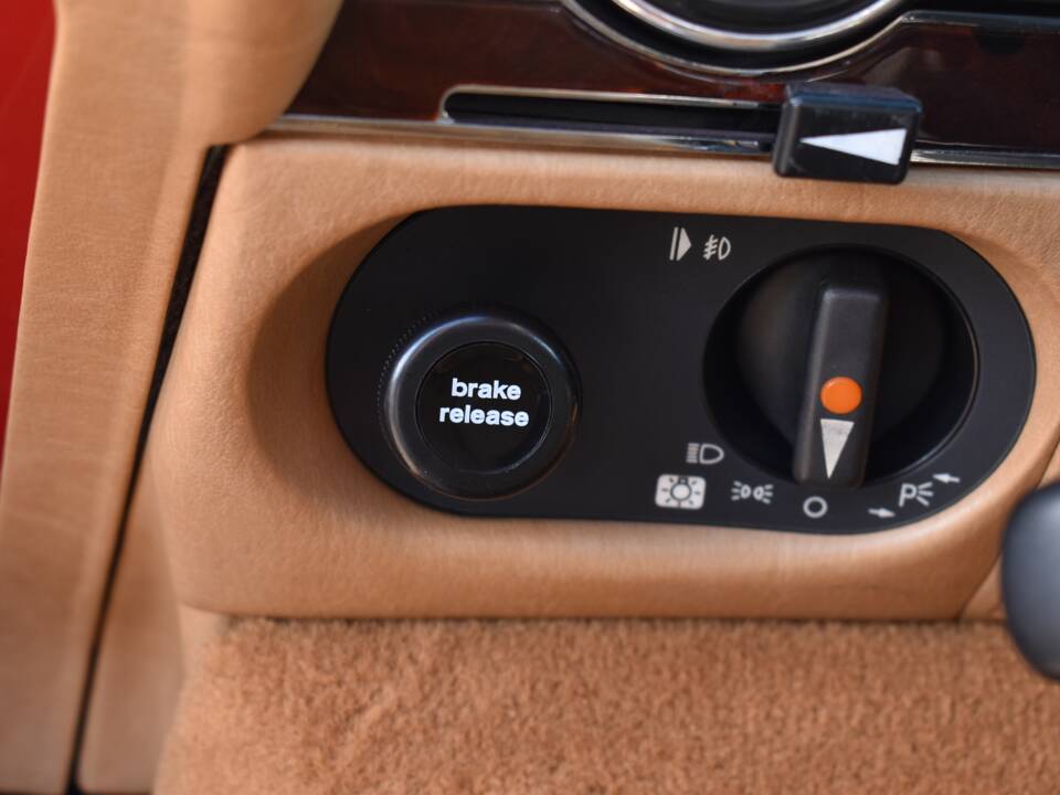 Image 43/94 of Mercedes-Benz 560 SL (1988)