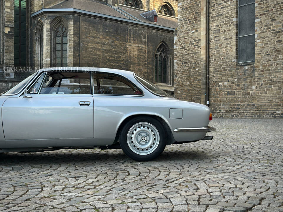 Afbeelding 9/84 van Alfa Romeo Giulia 1600 GT Junior (1972)