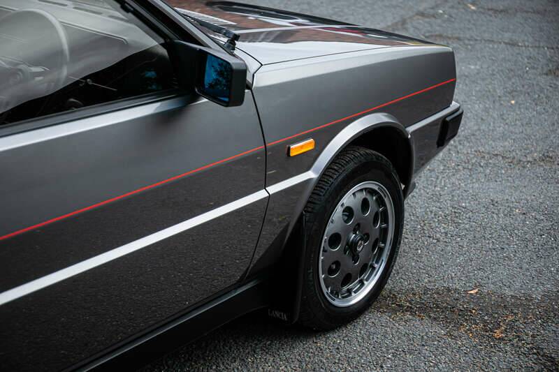 Imagen 44/50 de Lancia Delta 1.6 HF (1989)