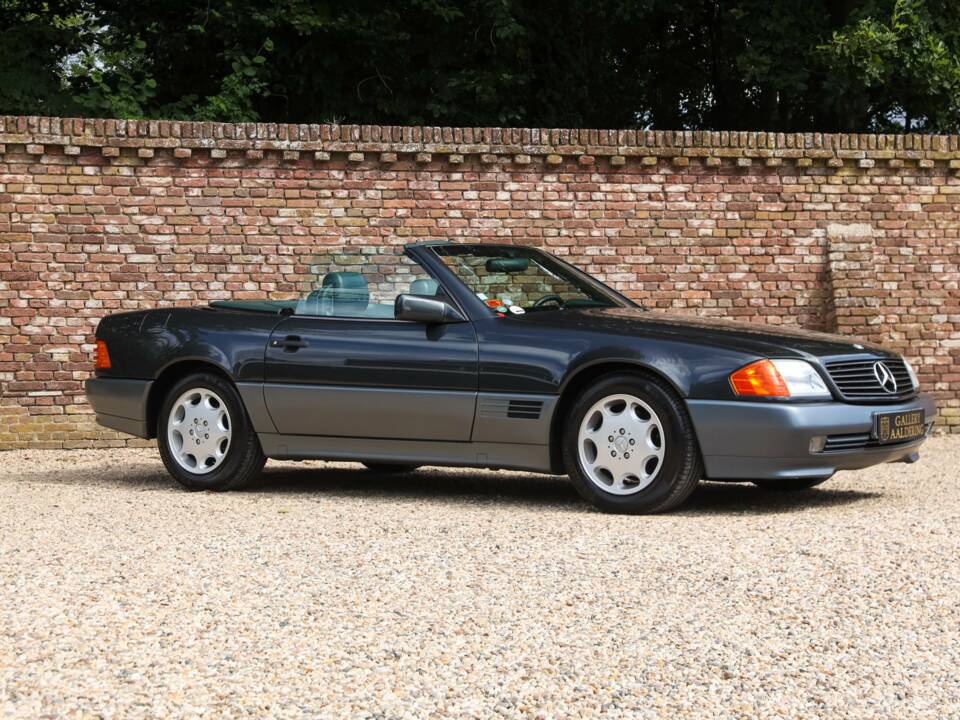 Image 35/50 of Mercedes-Benz 500 SL (1992)