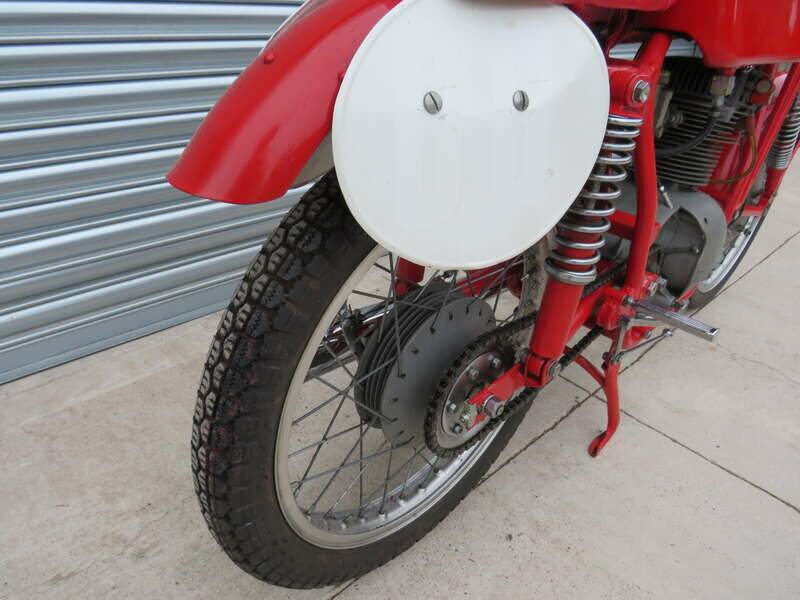 Image 41/43 of MV Agusta 175 CS Sport Disco Volante (1955)