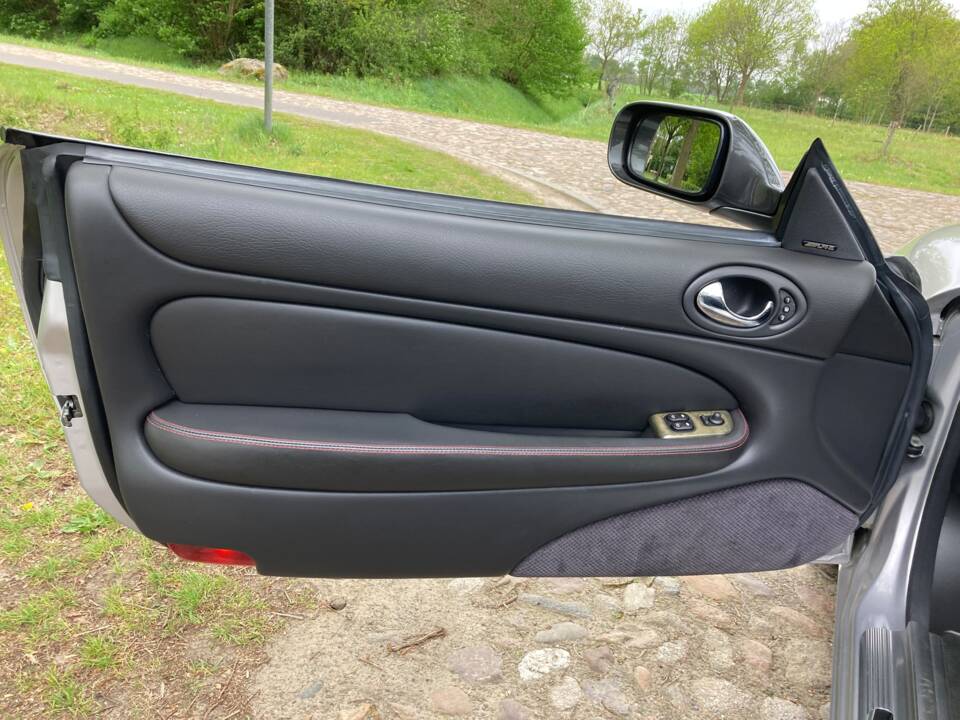 Bild 18/29 von Jaguar XKR (2000)