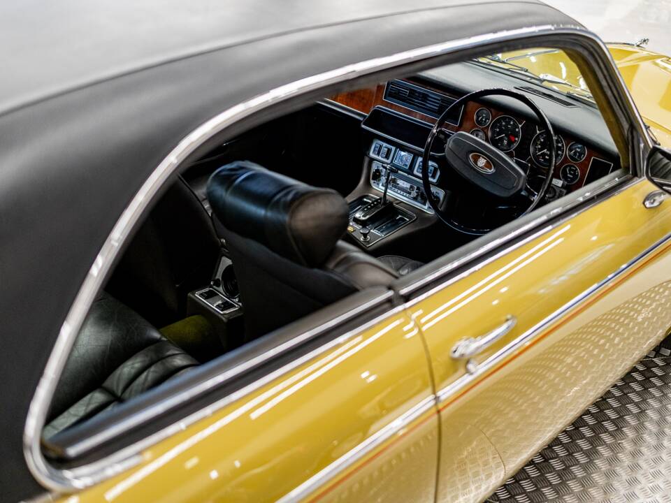Image 32/50 de Jaguar XJ 6 C 4.2 (1975)