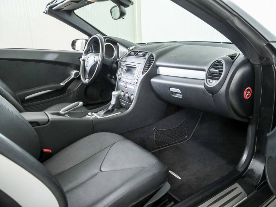 Afbeelding 12/50 van Mercedes-Benz SLK 200 Kompressor (2007)
