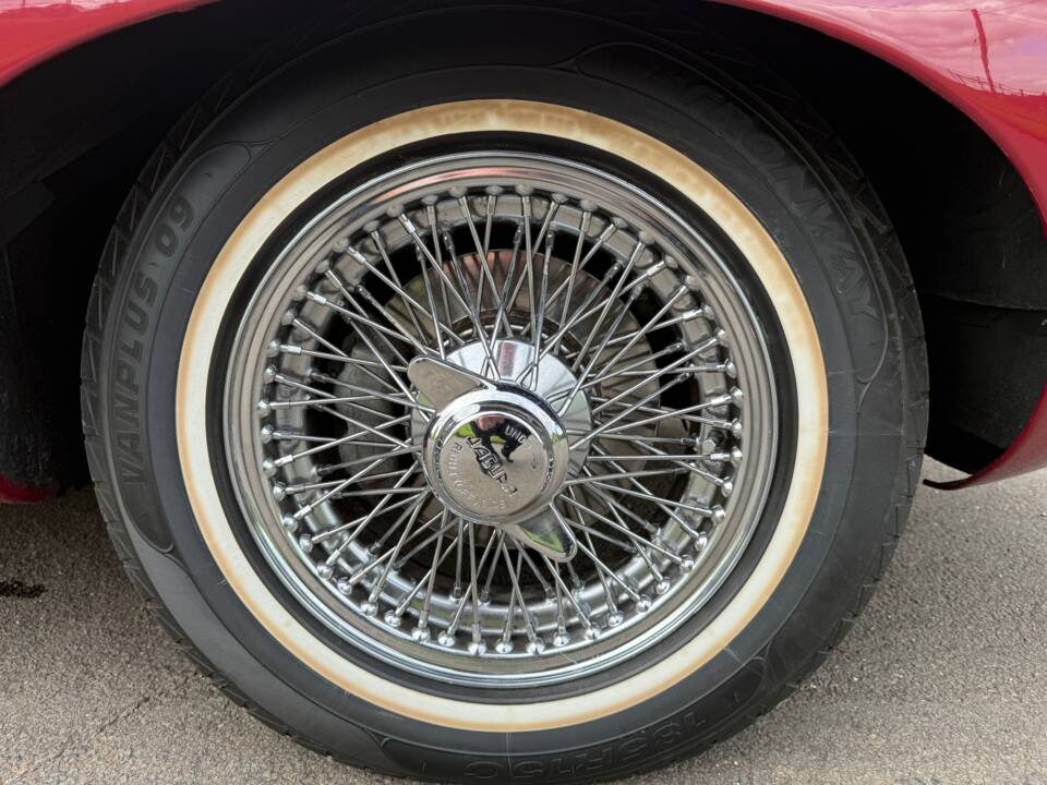 Immagine 24/29 di Jaguar E-Type (1970)