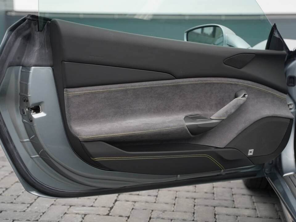 Image 15/50 de Ferrari 488 GTB (2019)