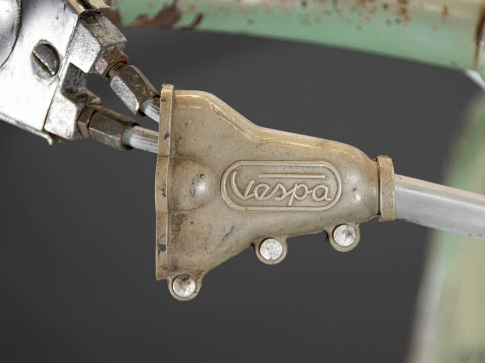 Image 33/50 de Piaggio Vespa 125 (1953)