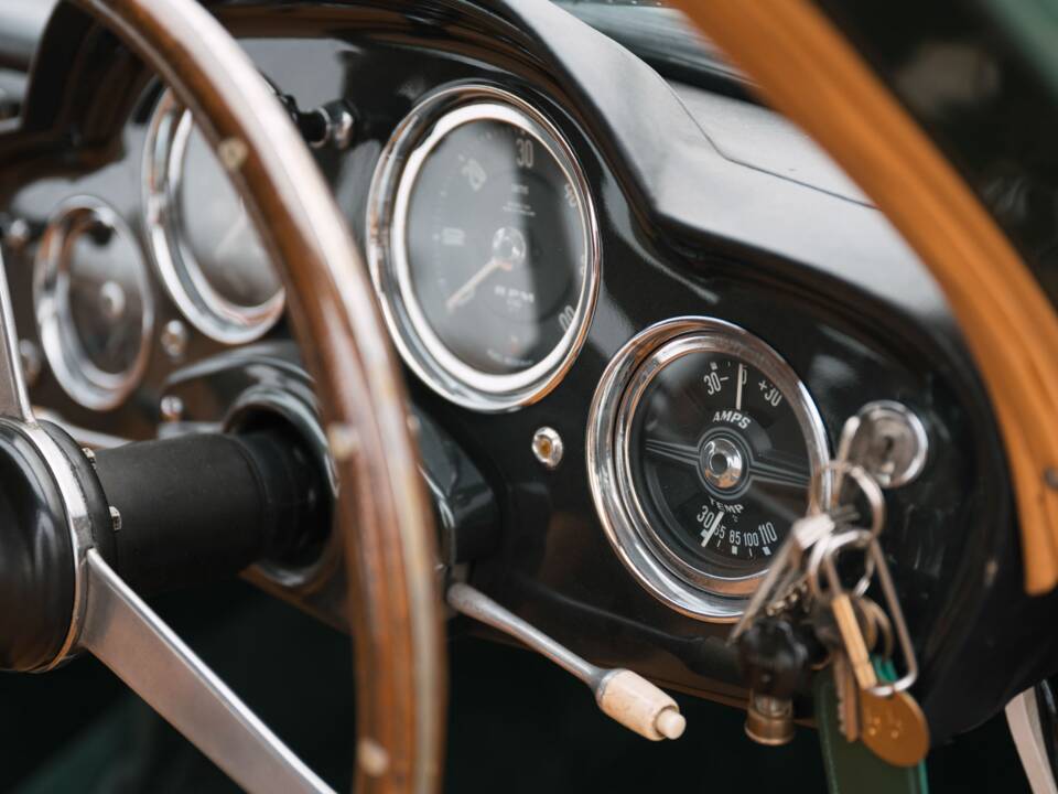 Image 13/31 of Aston Martin DB 2/4 Mk III (1958)