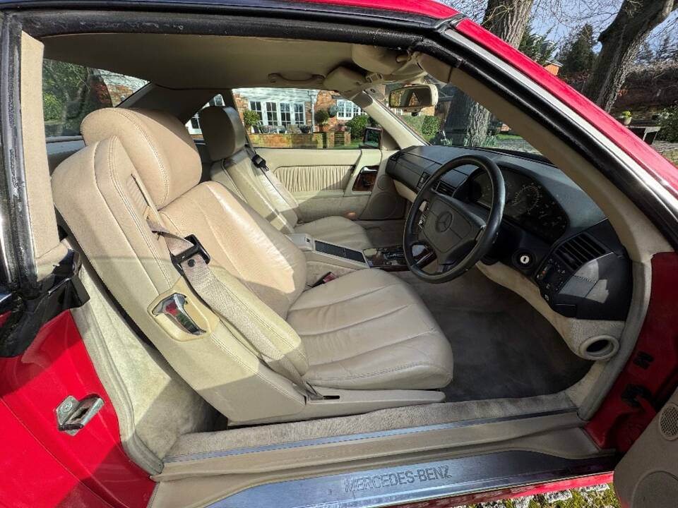 Image 25/30 of Mercedes-Benz SL 280 (1994)