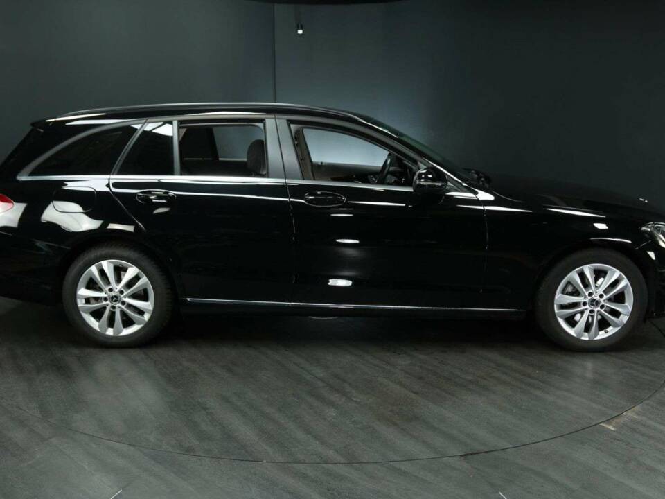 Bild 6/49 von Mercedes-Benz C 220 d 4MATIC (2021)