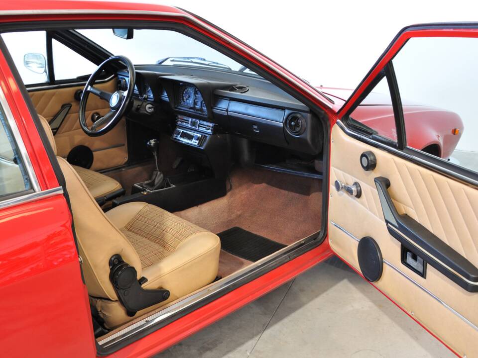 Bild 25/29 von Alfa Romeo Alfetta GT 1.6 (1978)