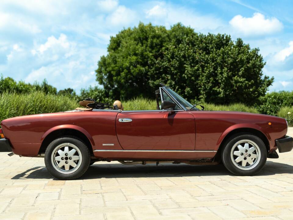 Image 10/50 of FIAT 124 Pininfarina Spidereuropa (1985)