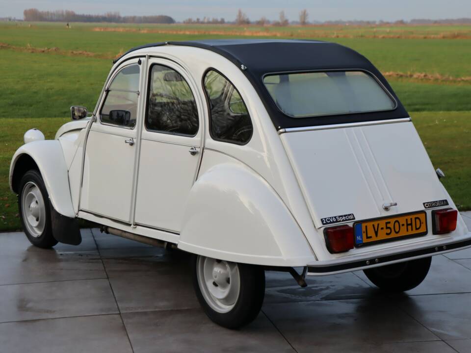 Image 16/50 of Citroën 2 CV 6 (1985)