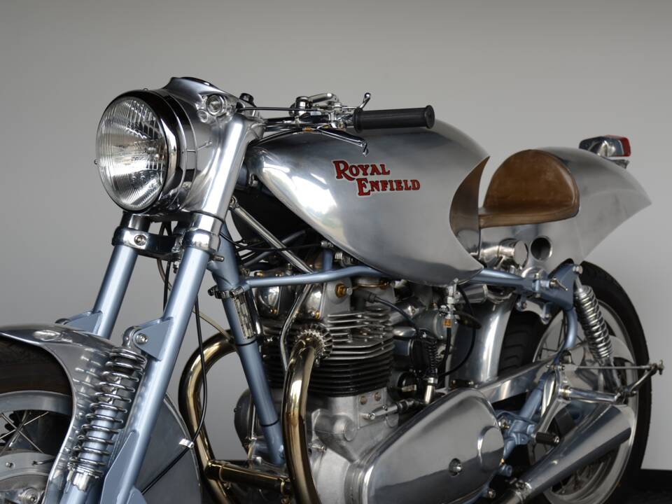 Image 20/42 of Royal Enfield 700 Silver Shotgun (1955)