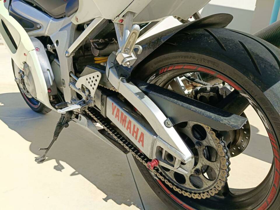 Image 9/47 of Yamaha DUMMY (2000)