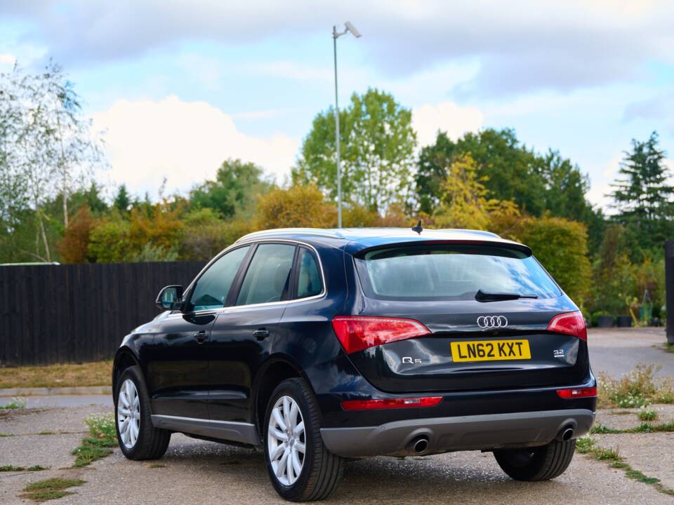 Bild 32/50 von Audi Q5 3.2 FSI (2013)