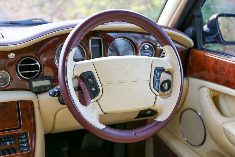 Bild 3/50 von Bentley Arnage T 24 Mulliner (2002)