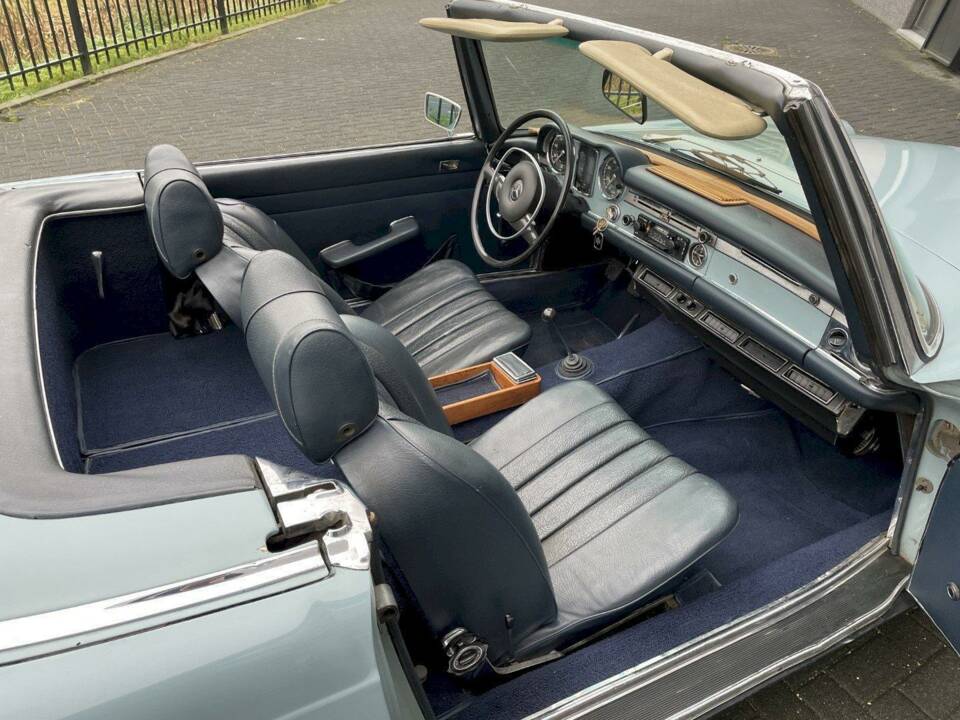 Image 20/36 of Mercedes-Benz 280 SL (1969)