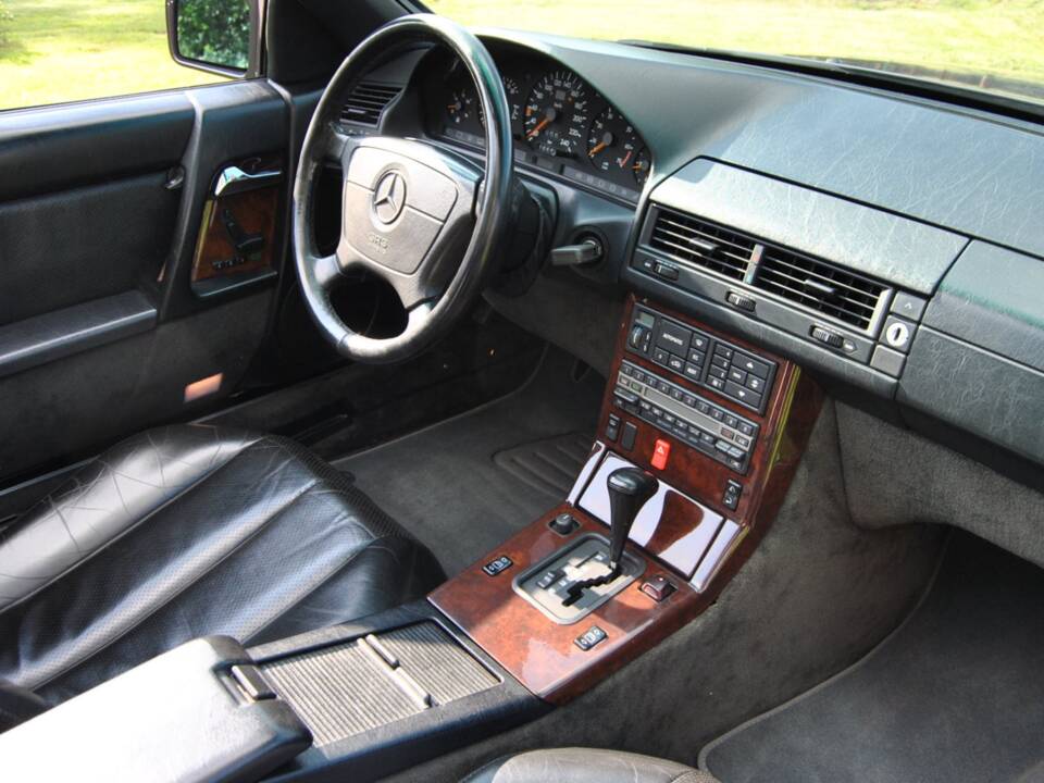 Image 2/8 de Mercedes-Benz 300 SL (1993)