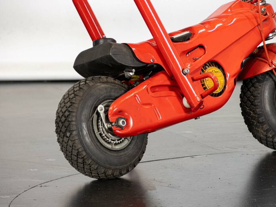 Image 26/50 de Quasar Tender (1983)