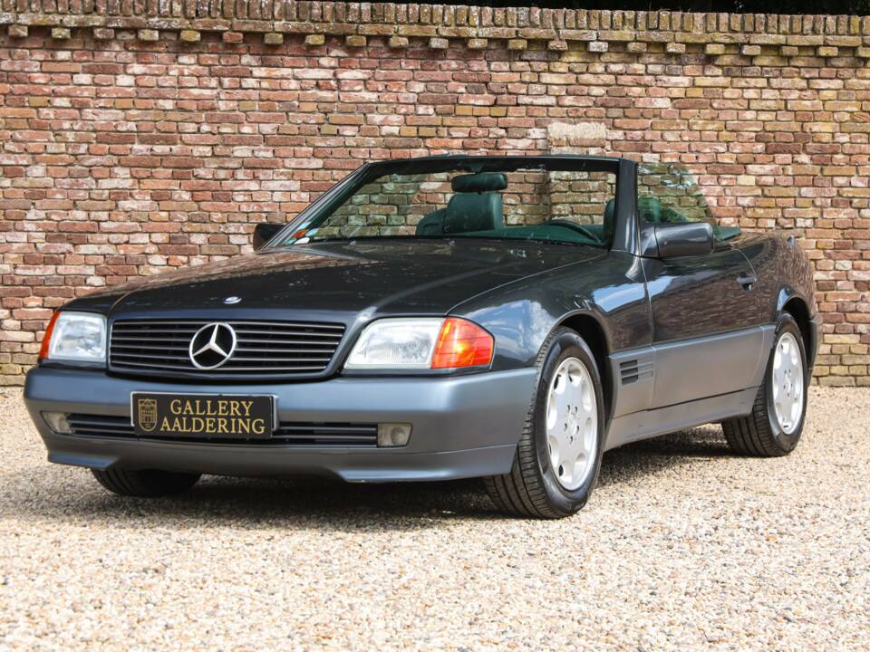 Image 28/50 of Mercedes-Benz 500 SL (1992)