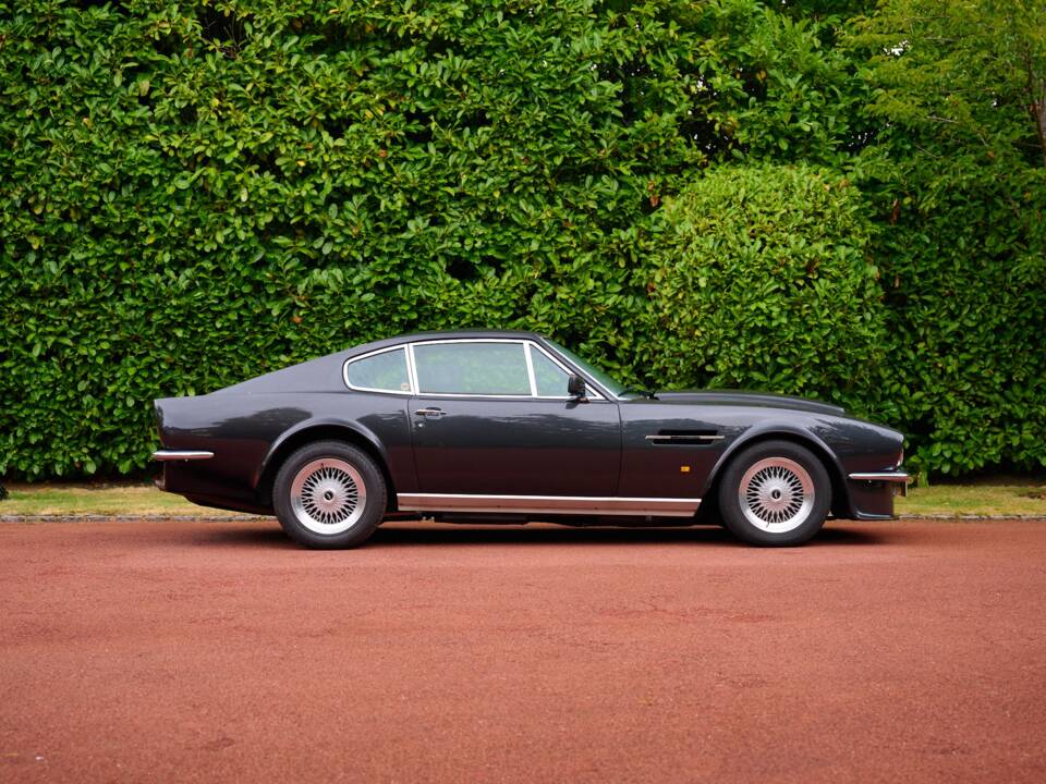 Image 2/48 of Aston Martin V8 Zagato Vantage X-Pack (1990)