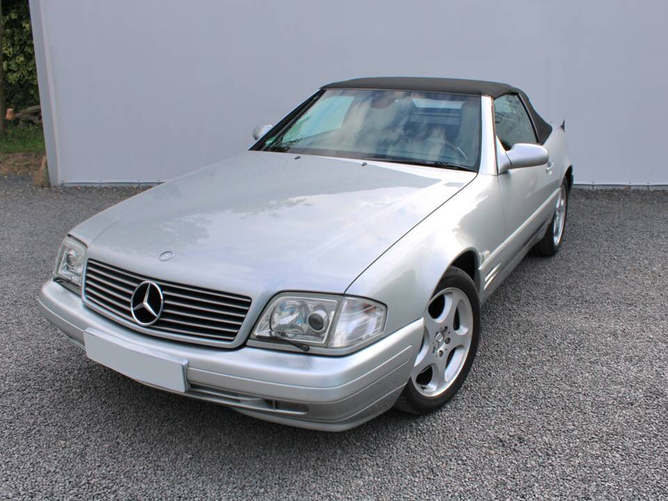 Bild 1/50 von Mercedes-Benz SL 320 (2001)