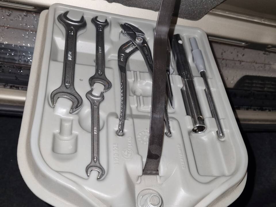 Immagine 19/21 di BMW 318i (1989)