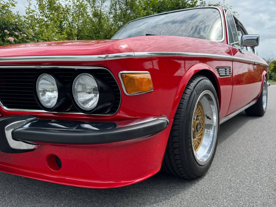 Image 13/73 of BMW 2,5 CS (1975)