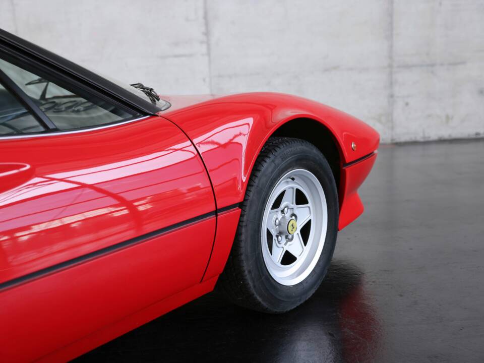 Image 22/50 of Ferrari 308 GTSi (1982)