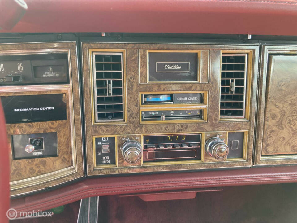 Bild 39/50 von Cadillac Eldorado Biarritz Coupé (1979)