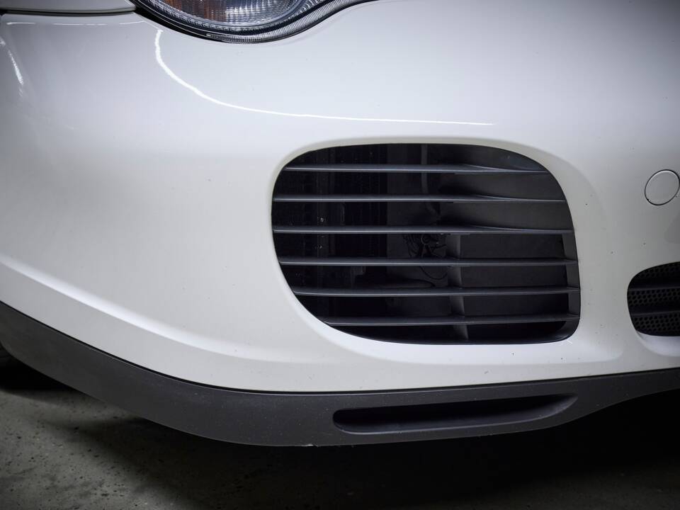 Imagen 51/98 de Porsche 911 Carrera 4S (2004)