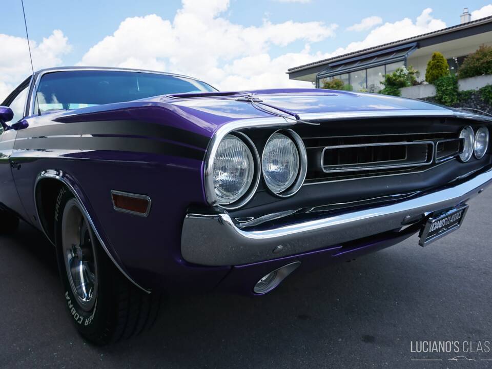 Image 32/59 de Dodge Challenger R&#x2F;T (1971)