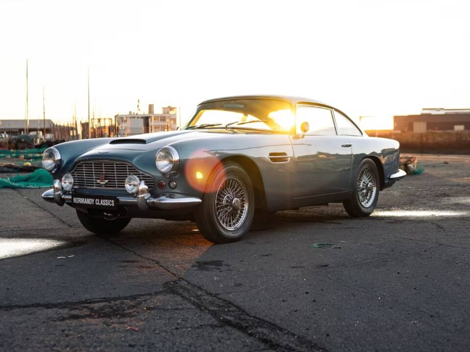 Image 1/24 of Aston Martin DB 4 (1962)