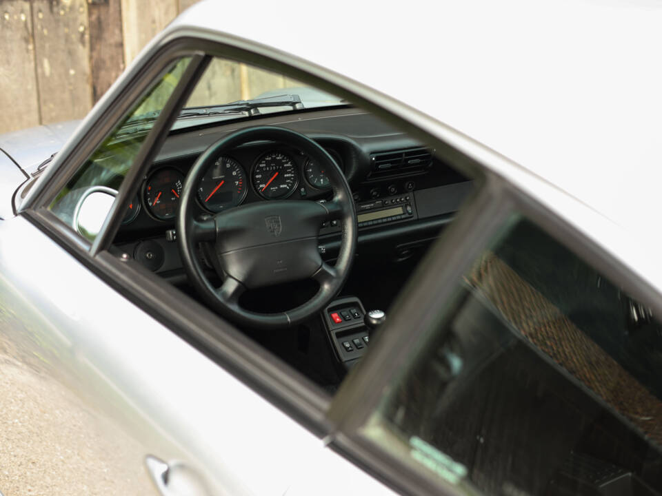 Image 65/90 de Porsche 911 Carrera 4S (1996)
