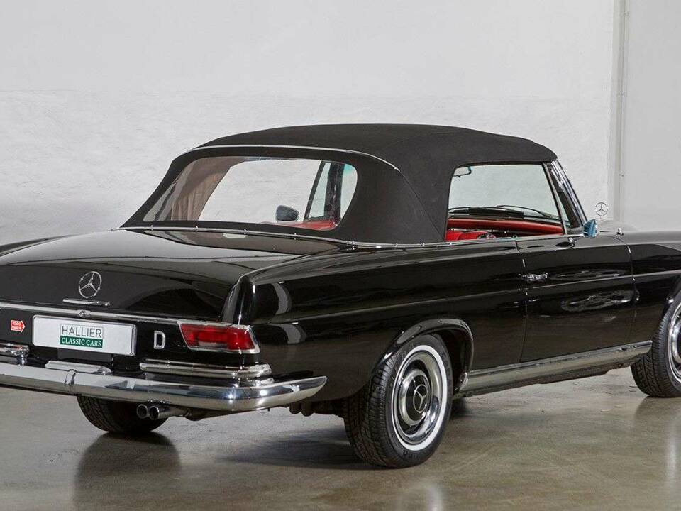 Image 21/34 of Mercedes-Benz 280 SE (1966)