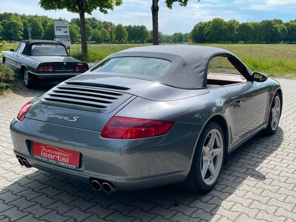 Image 7/16 of Porsche 911 Carrera S (2005)