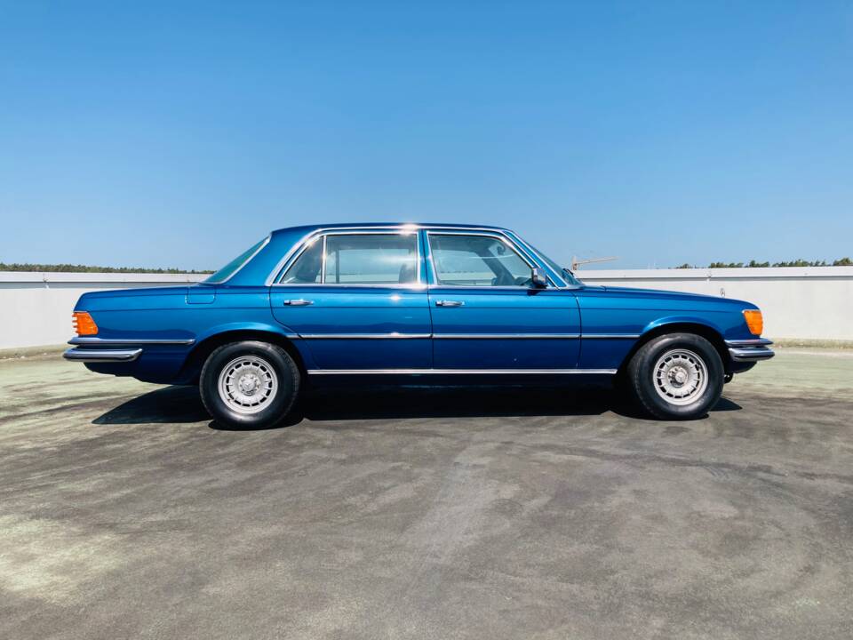 Image 6/15 of Mercedes-Benz 450 SEL 6,9 (1975)